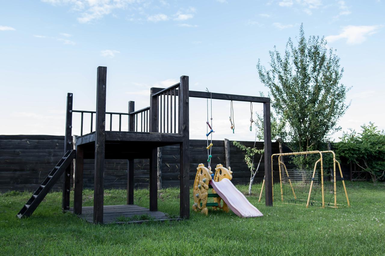 "Дальний Кордон" Hotell Moshchanytsya Exteriör bild