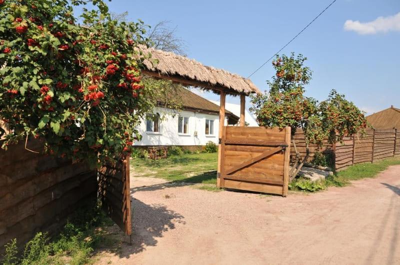 "Дальний Кордон" Hotell Moshchanytsya Exteriör bild